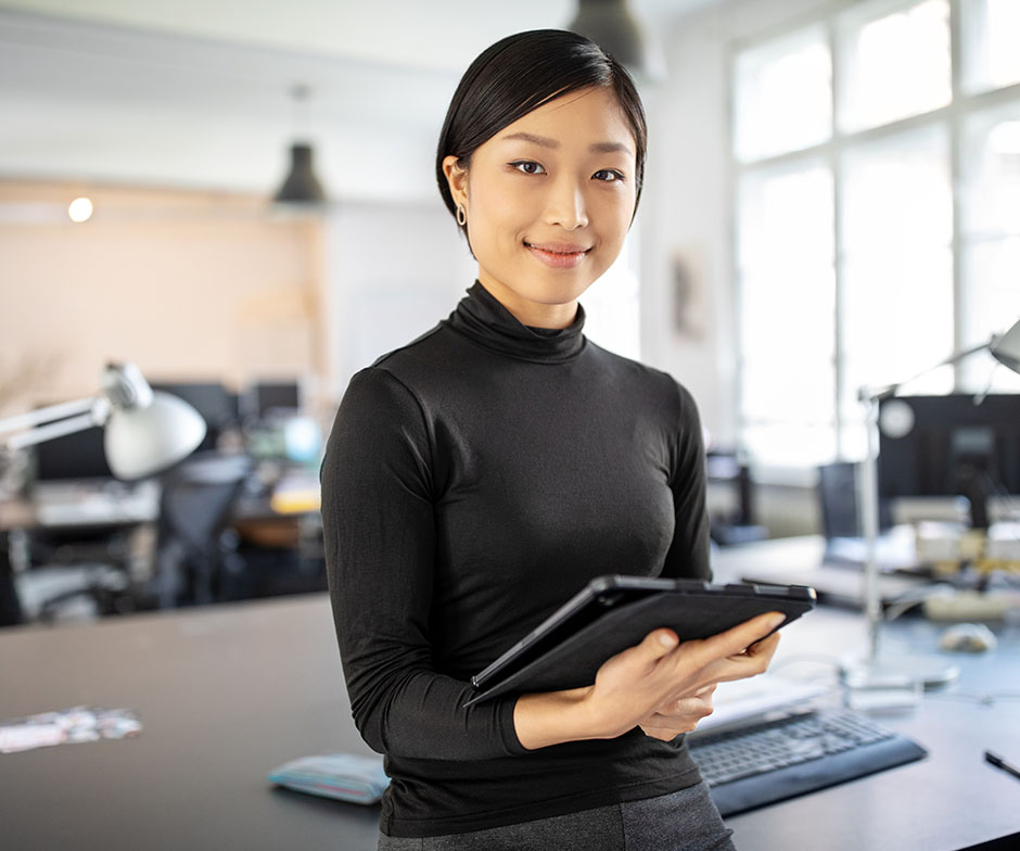 Person holding a tablet